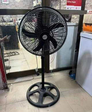 A picture of FENI YA UKUTANI NA YA CHINI. MITUNGI YA GESI