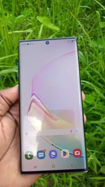 A picture of Samsung note 10 plus
