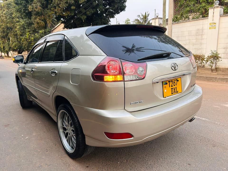 A picture of Call 0783414972 TOYOTA HARRIER Engine 2Az Cc 2360 Year 2007