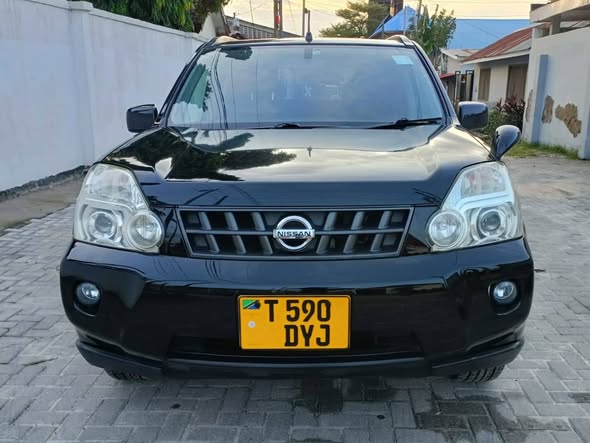 A picture of NISSAN EX TRAIL NEW MODEL Good Radio Full insurance New