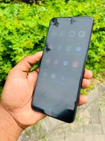 A picture of SAMSUNG A12
