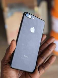 A picture of IPhone 7plus 128GB