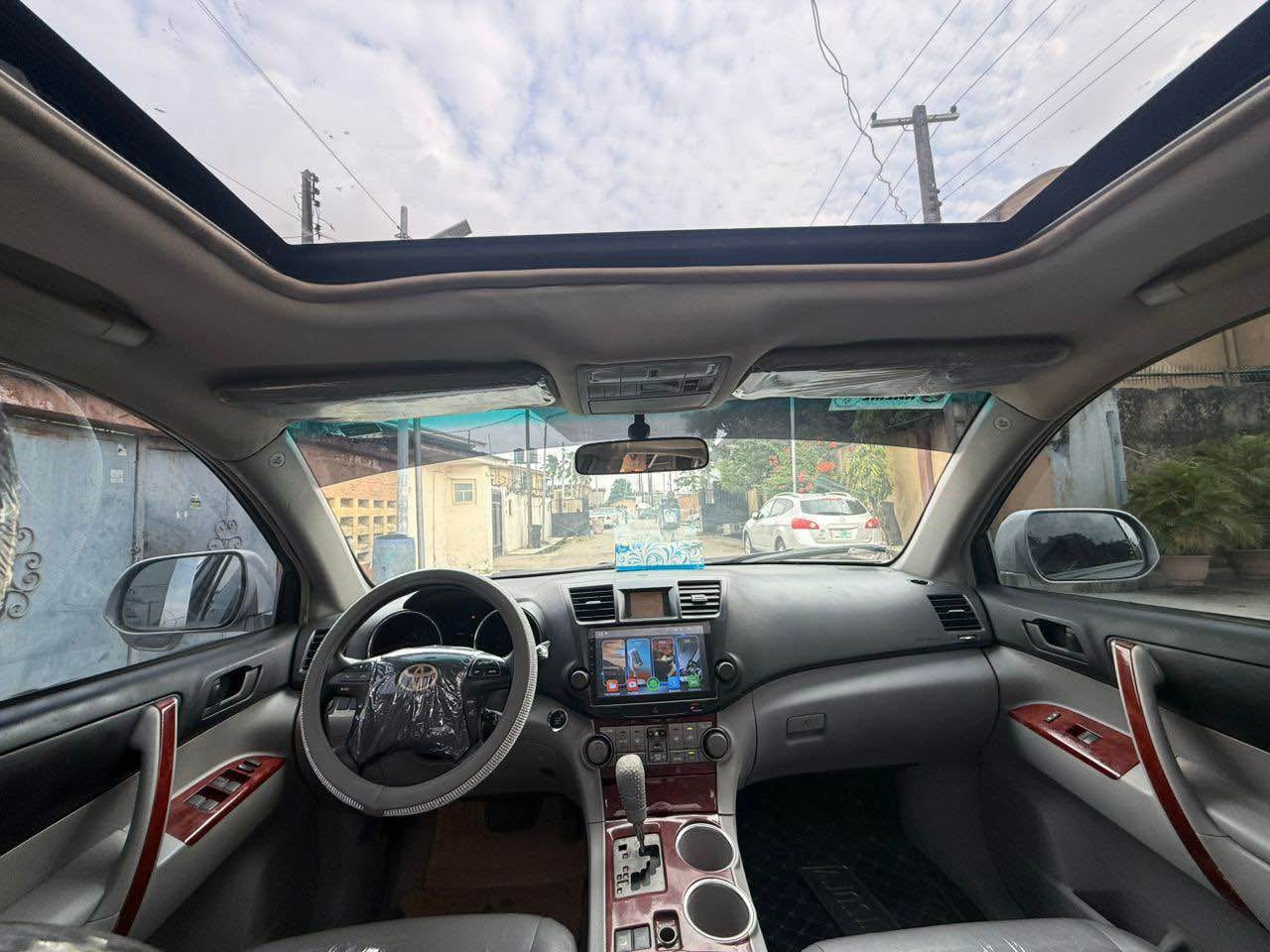 A picture of Toyota Highlander 2010 Toks standard Thumbstart Sunroof Android screen Reverse