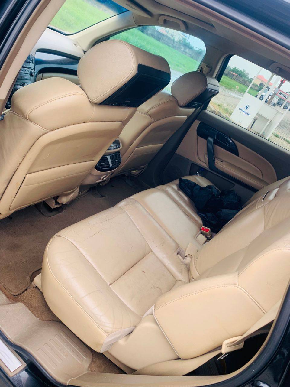 A picture of 010 Acura MDX