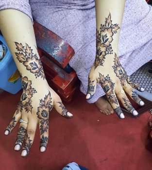 A picture of Call and WhatsApp 0687784960