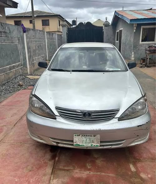 A picture of Toyota Camry 04