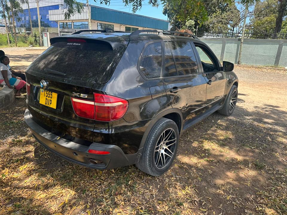 A picture of Bmw x5 Gia auto Full ac Full document Ipo dar