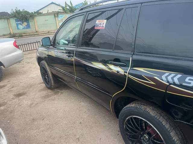 A picture of Toyota Highlander 05