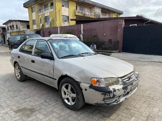 A picture of Corolla 2001