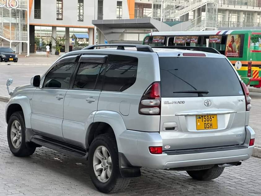 A picture of Toyota LANDCRUISER