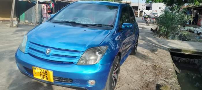 A picture of ToYoTa IST KaLiii Mnooo