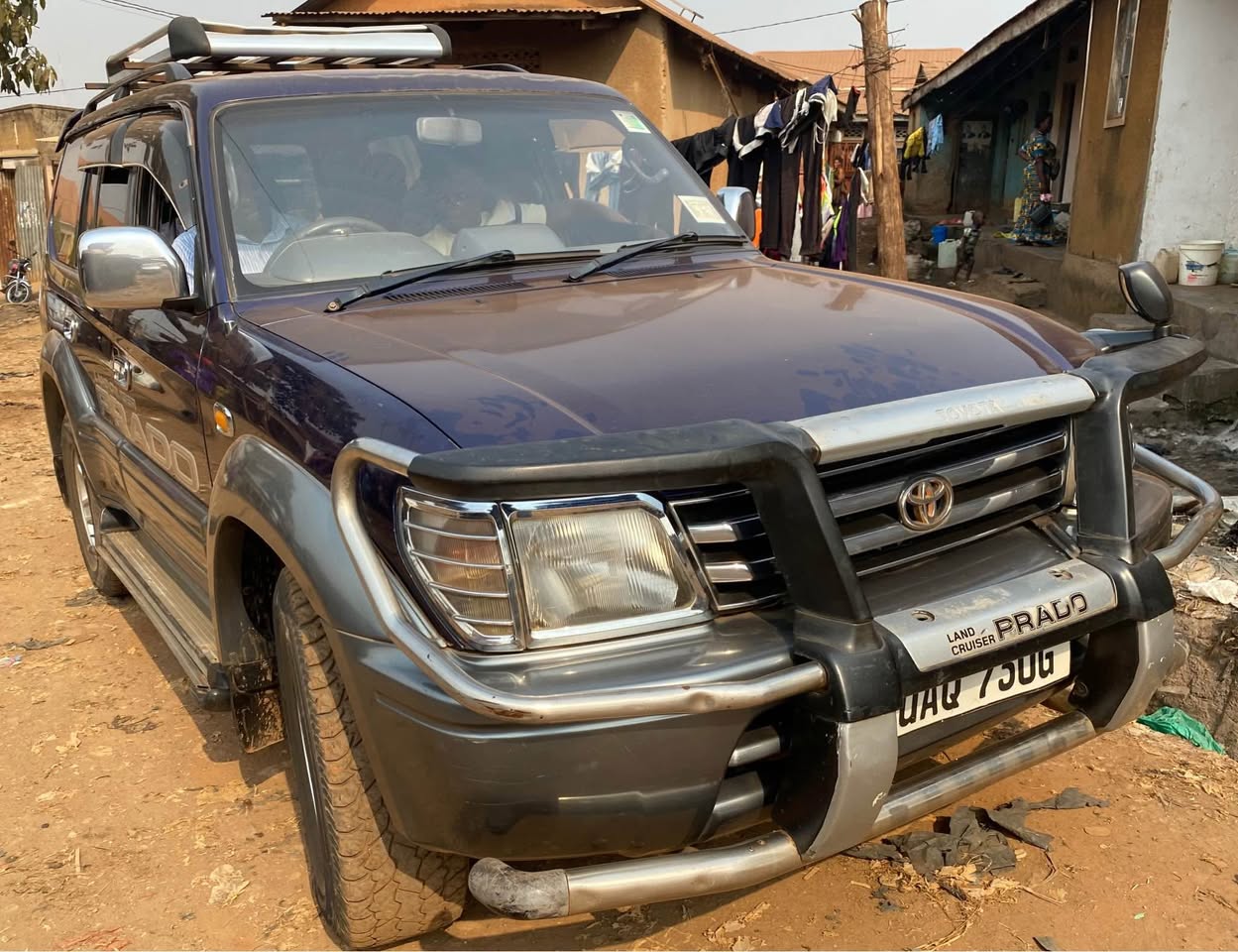 A picture of TOYOTA LANDCRUISER TX