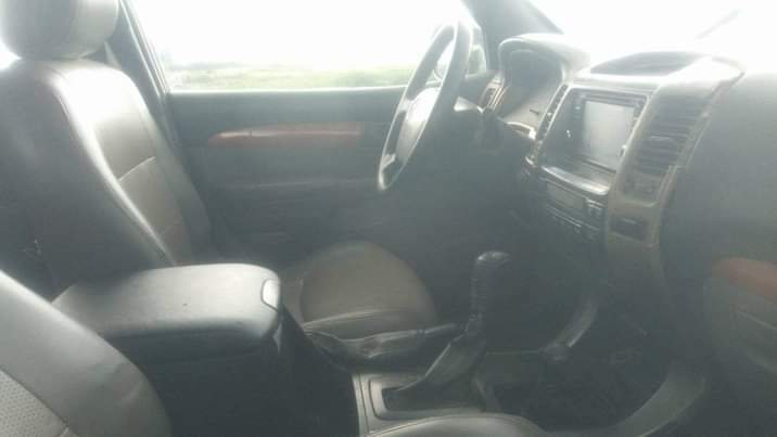 A picture of 2006 Toyota Prado