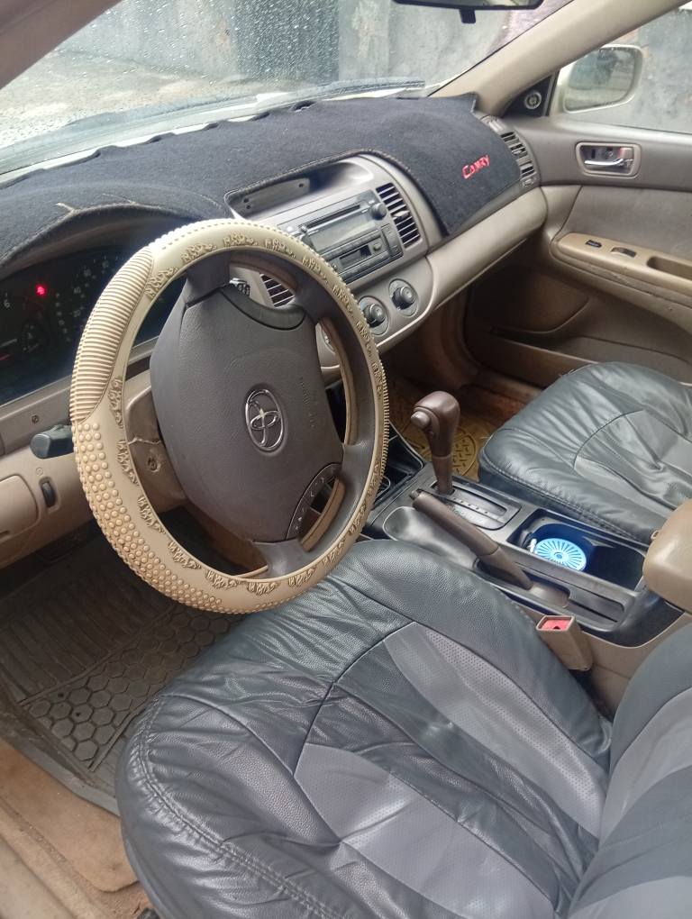 A picture of TOYOTA CAMRY