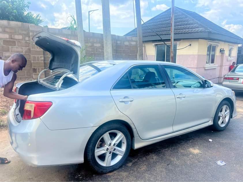 A picture of Toks standard 2013 Toyota Camry SE 2Ar