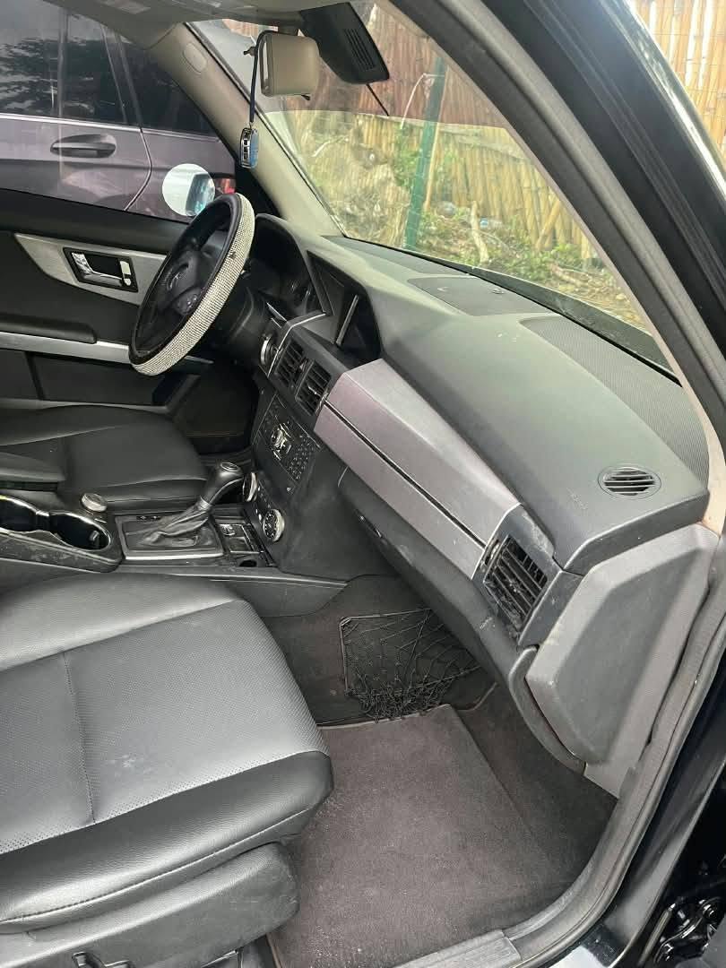 A picture of GLK 350 Model 2010
