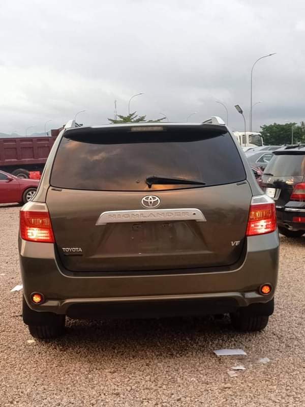 A picture of 2009 UNREGISTERED BELGIUM TOYOTA HIGHLANDER WITH RECENT DUTY KEYLESS POWERBOOT