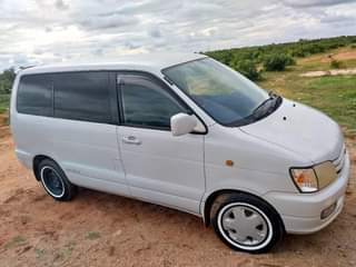 used toyota noah