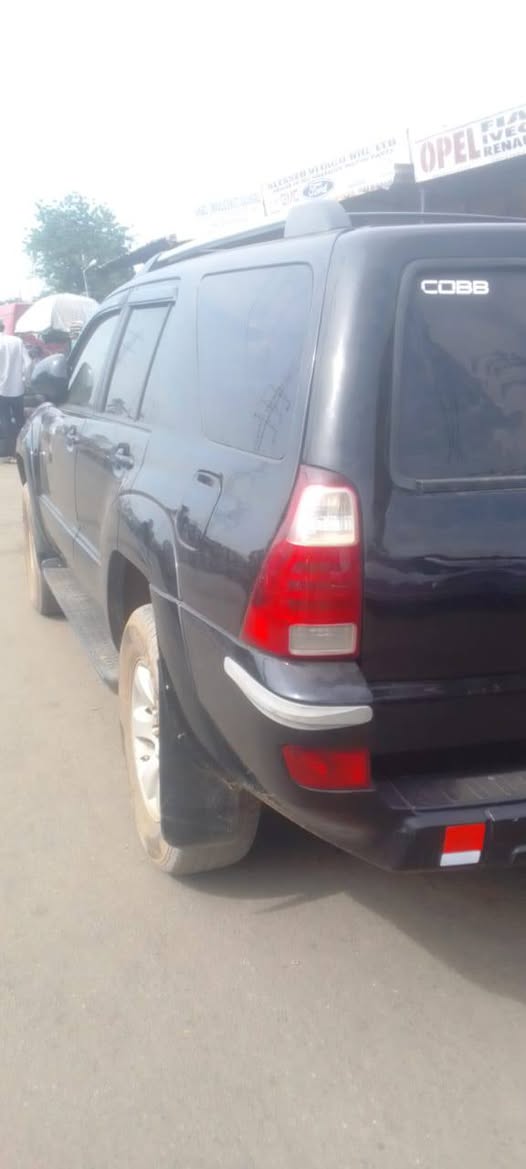 A picture of Toyota 4runer 2006 Buy ad drive Not bad but still