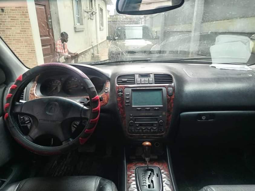 A picture of Acura MDX 2006