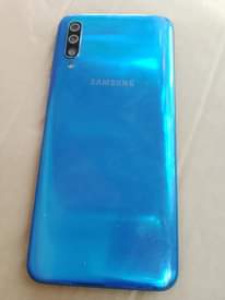 A picture of Nauza simu Samsung Galaxy A50 GB 128 kipengele maiki mbovu