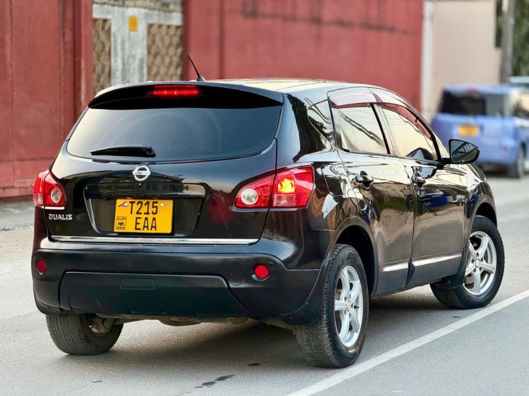 A picture of NISSAN DUALIS EAA ENGINE MR20 COLOUR BLACK PETROL Cc 1990