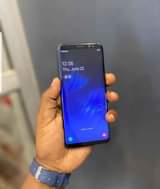 A picture of samsung s8 O6I2O4IO5O