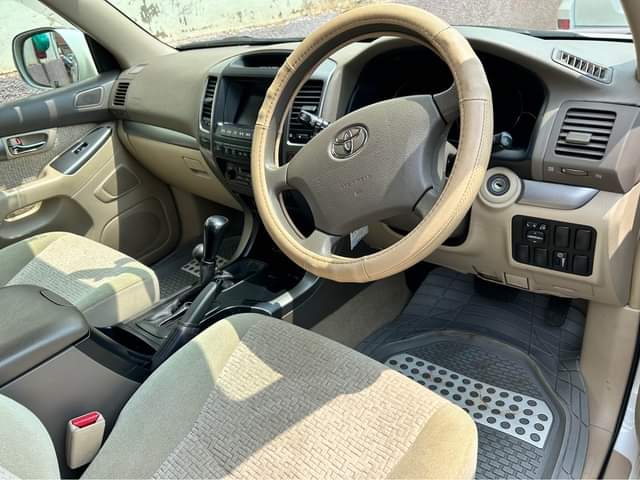 A picture of Toyota Land Cruiser Ronaldo model 2006 55M 0705176582.