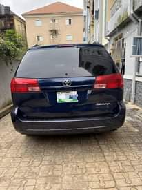 A picture of Neat Nigeria used Toyota sienna awka Anambra state 2 2m