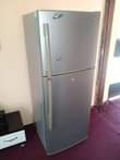 A picture of Samsung fridge double door inagandisha sana na kupoza vzr bei