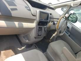 A picture of Toyota Noah new shape