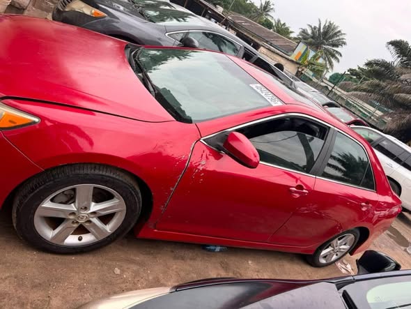 A picture of 2013 Toyota camry se