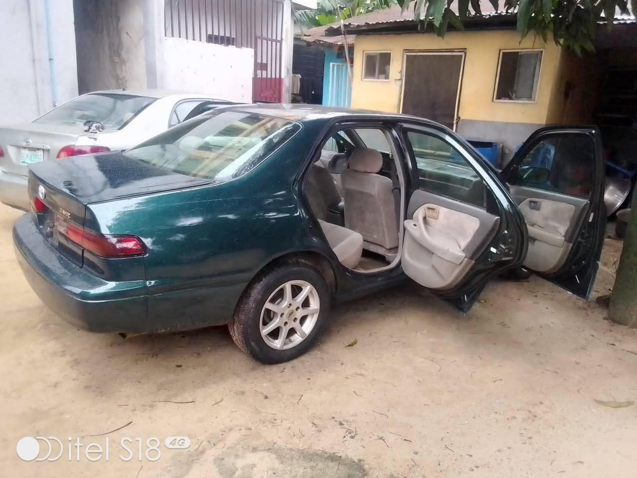 A picture of Very clean and sharp Toyota Camry aka tiny light