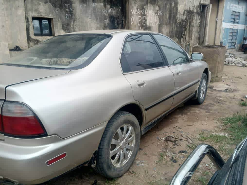 A picture of Honda 09063393963