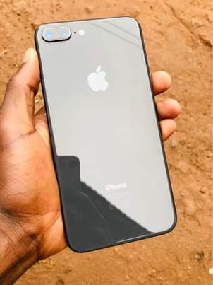A picture of iPhone 8 Plus 64Gb at 330k