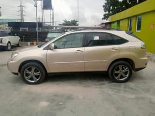 A picture of Sweet And Clean 2007 Lexus RX400H For Sale