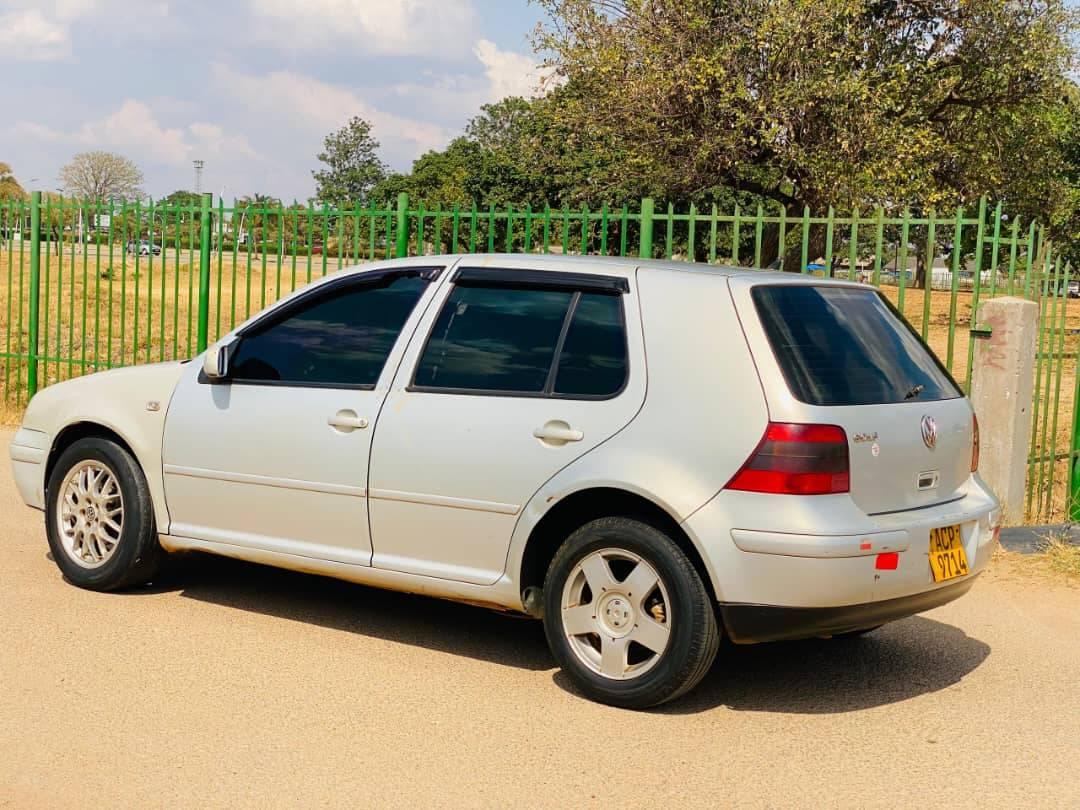 A picture of VW golf 4 071319282