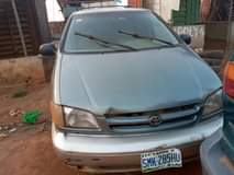 A picture of Toyota Sienna Ipaja Ayobo 1.1m 09067100690