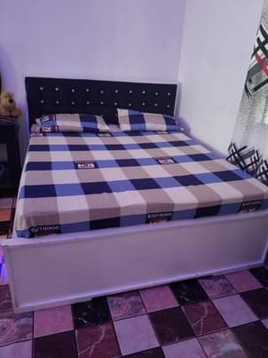 A picture of NAUZA KITANDA MBAO YENYEWE KIZITO SANA BEI NI 180k TU