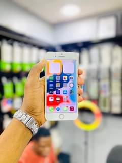 A picture of iphone 7plus GB32 BH