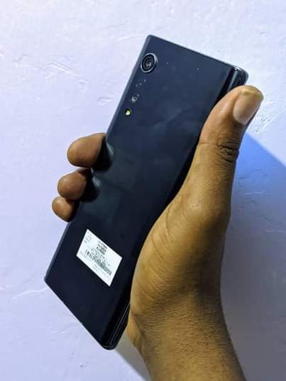 A picture of LG VELVET 128 GB RAM 8 TSH 250 000 0673587861