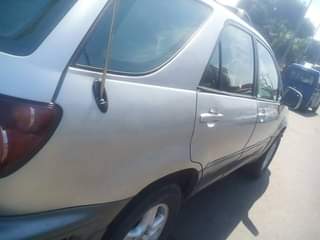 A picture of SOUND LEXUS RX300 jeep