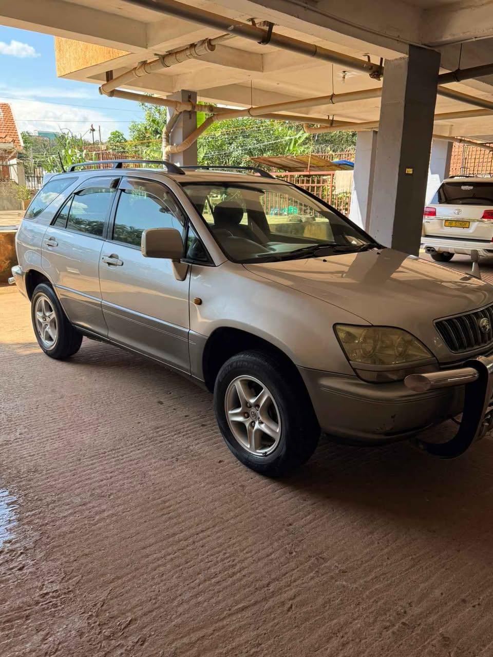 A picture of Toyota harrier