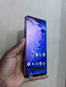 A picture of Aquos zero6