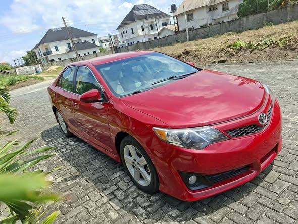 A picture of 2014 toyota camry Pure accident free New entry 2026 SE
