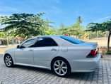 A picture of TOYOTA CROWN