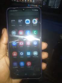 A picture of Samsung a12 gb 64