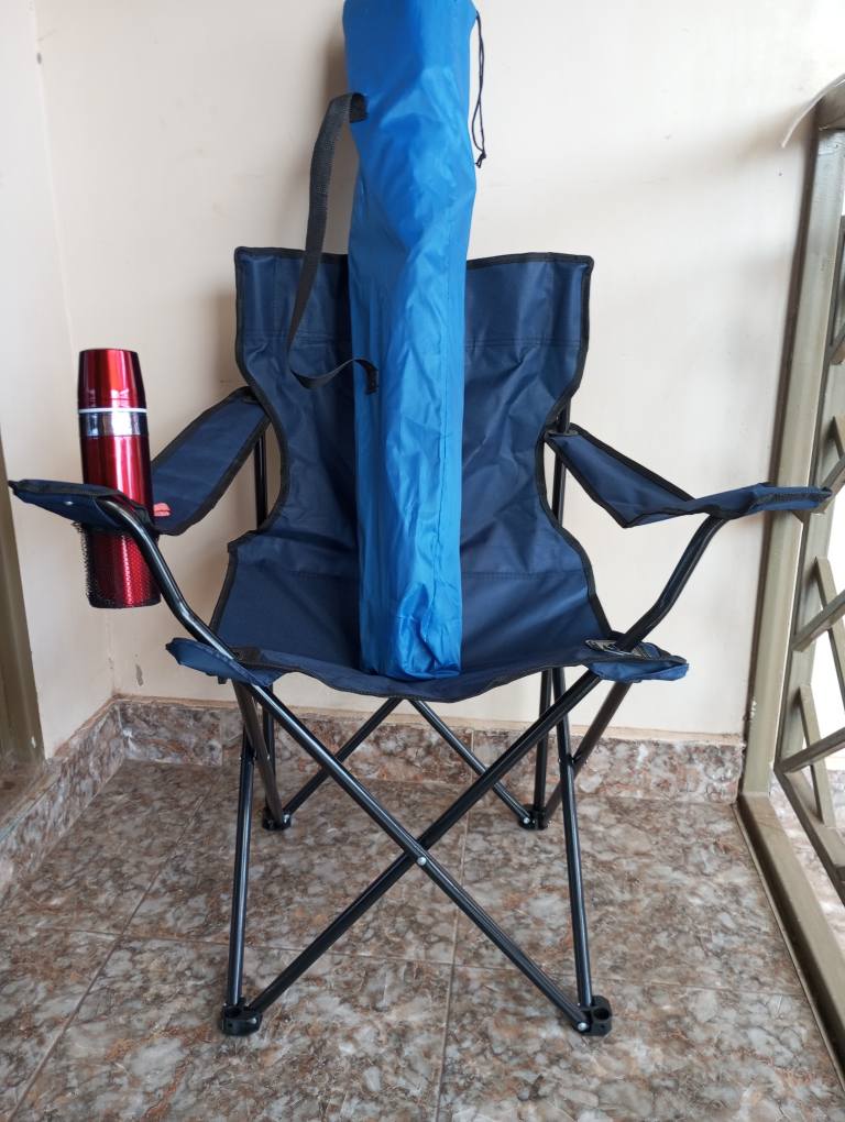 A picture of Folding camp chairs