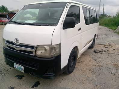 A picture of Very clean in and out First body Hummer bus Gear