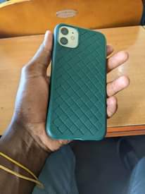 A picture of Iphone 11 plan